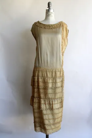 Vintage 1920s Gold Silk And Lace Flapper Dress With Drop Waist In Large Size